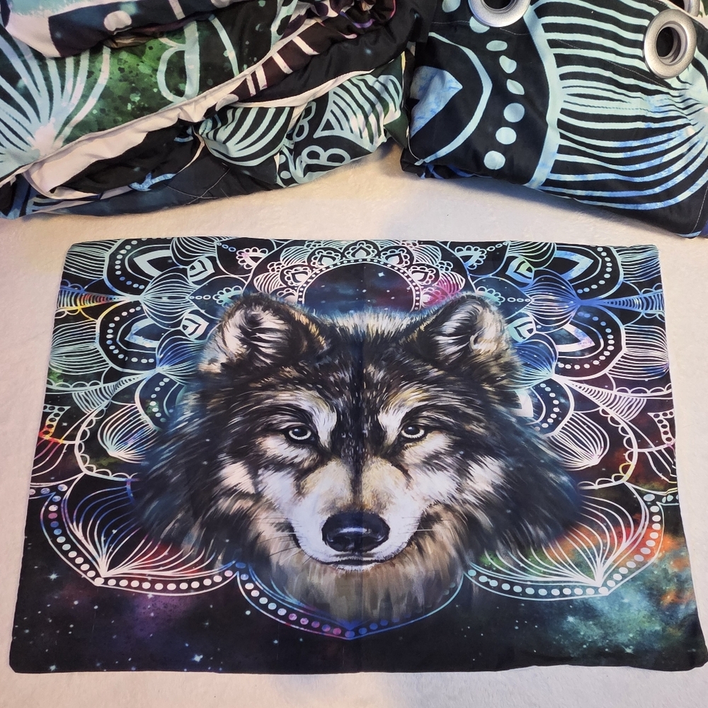 Colorful Wolf Themed Bedroom - Twin Comforter, Sheet, 2 Shams & 2 Curtain Panels